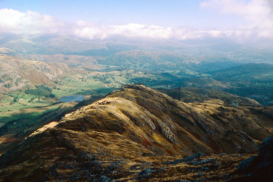 Uitzicht vanaf de Furness Fells richting Little Langdale en Loughrigg Fells